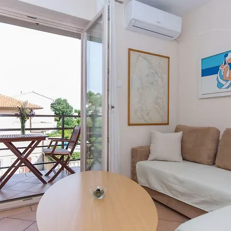Marta Apartment *